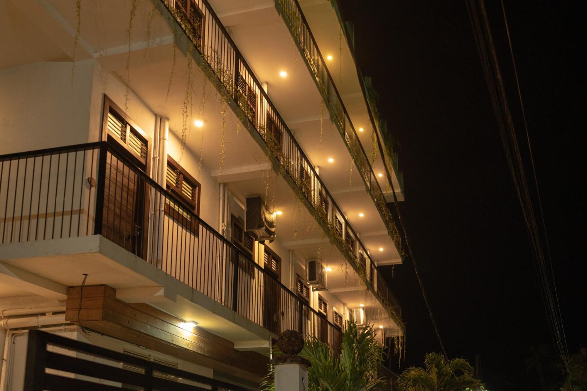 Traveller'S Hotel Hikkaduwa Exterior foto